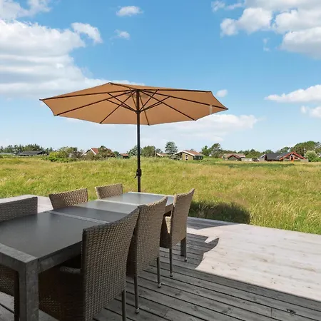 Three-bedroom In Thisted * Nørre Vorupør