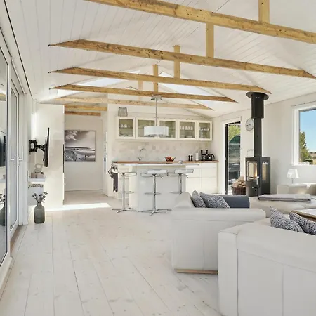 Three-bedroom In Thisted * Nørre Vorupør